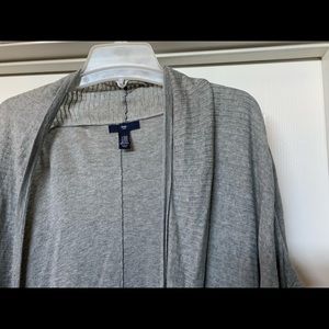 Cute classic Gap sweater